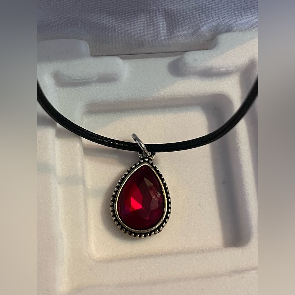 Elegant Red Teardrop Pendant Necklace on black leather adjustable cord. New. - Picture 2 of 6